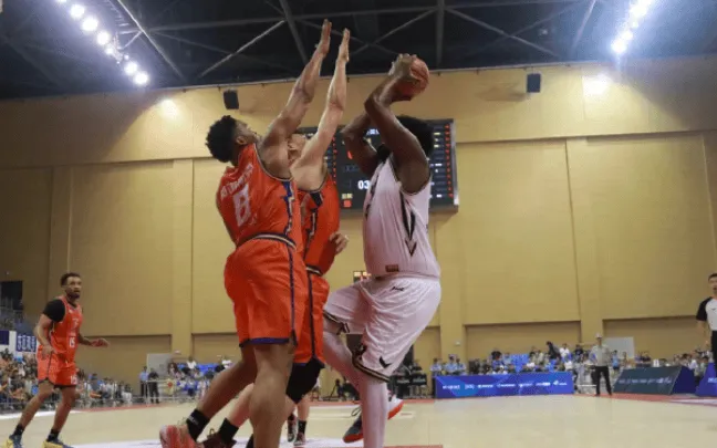 首发五人得分上双！安徽德比：男篮胜合肥