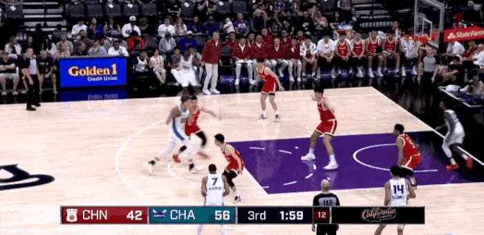 进攻与防守！杨汉森连得5分 随后篮下大盖帽