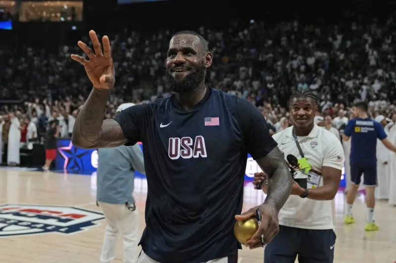 詹姆斯被美国奥运运动员投票担任开幕式旗手