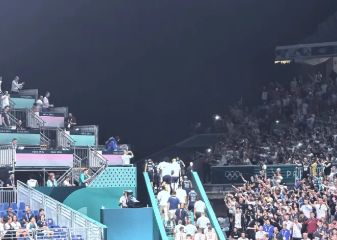 征服了！徐靖宇：杜兰特上半场太厉害了 球迷都疯了