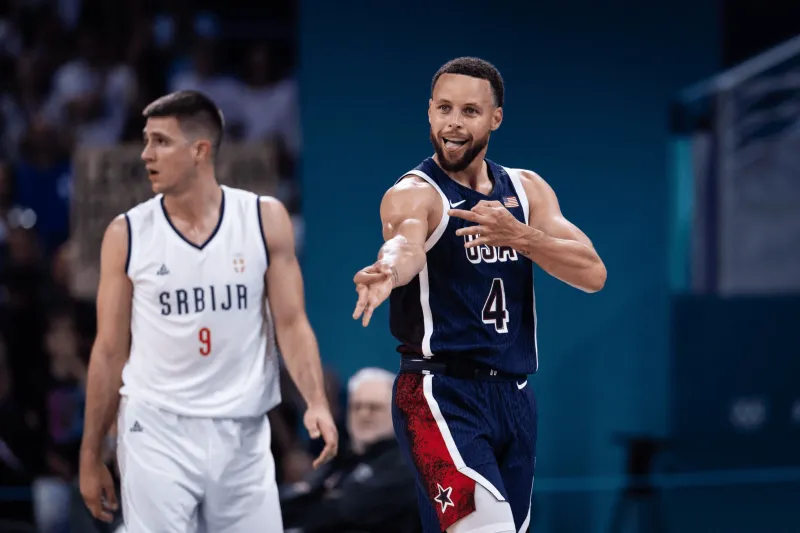 美国男篮庆祝动作合集：詹姆斯怒吼、KD指天、库里张开弓箭