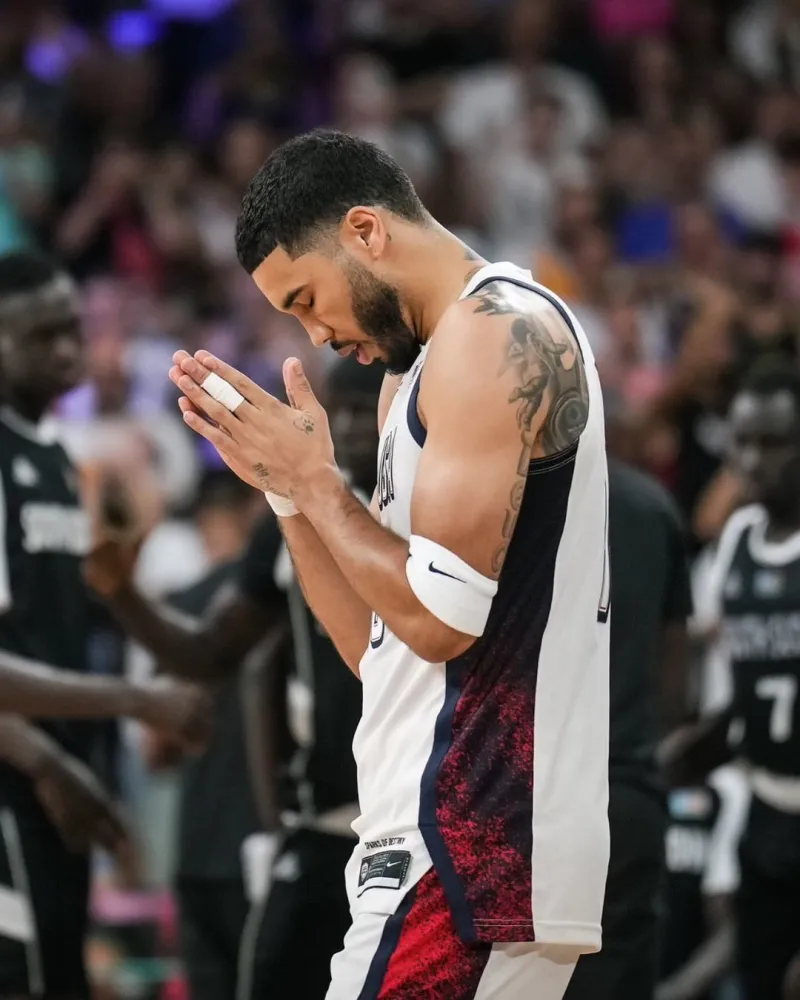 凯尔特人队奥运三人组官方照片：在世界舞台上有所作为