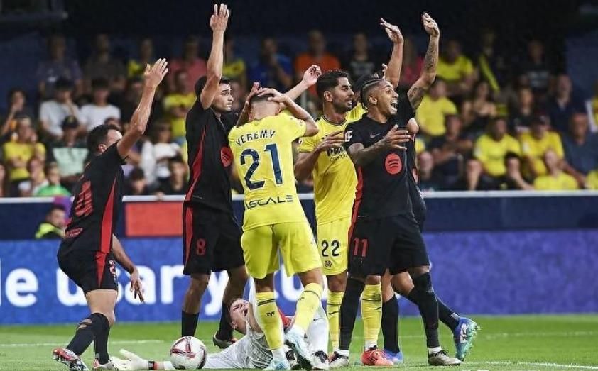 西媒:巴萨现在就可以引进球员替代特尔施特根 德科需要做出决定