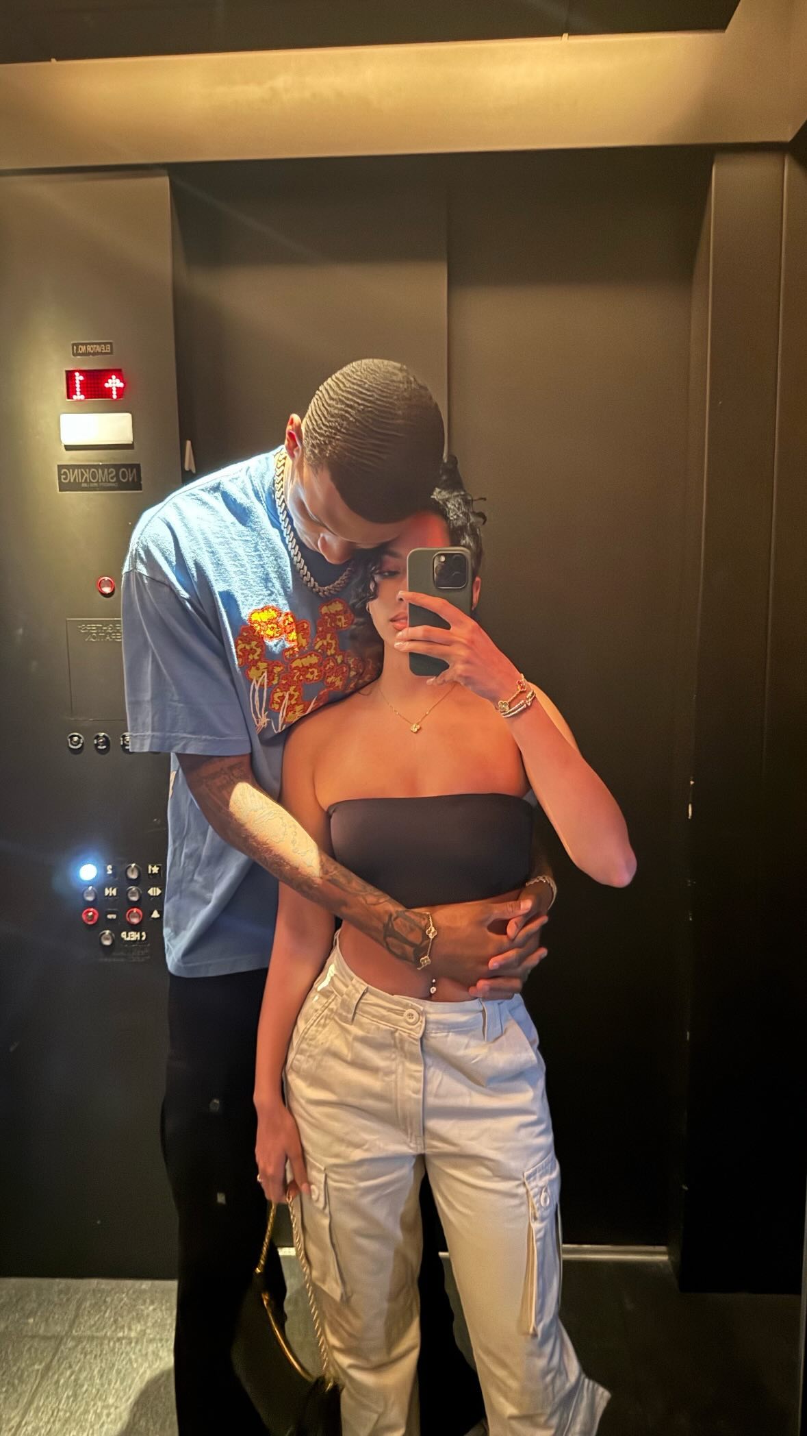 女友晒大学毕业美照 贾巴里-史密斯:😍😍😍为你骄傲 mama